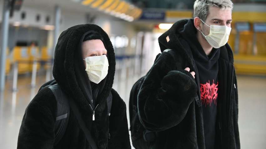 Карантин через коронавірус в Україні: експерти розповіли, до чого варто готуватися після відступу вірусу