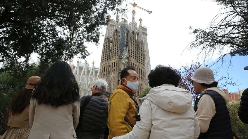 В Испании объявлен 10-дневный траур по умершим от COVID-19