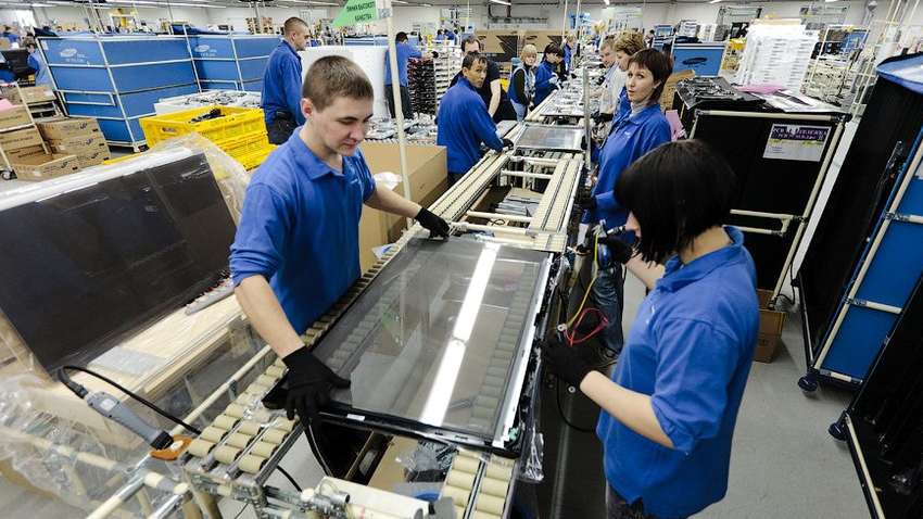 Незабываемое прощание: украинец голышом попрощался с работой в Польше (фото) Незабываемое прощание: украинец голышом попрощался с работой в Польше (фото)