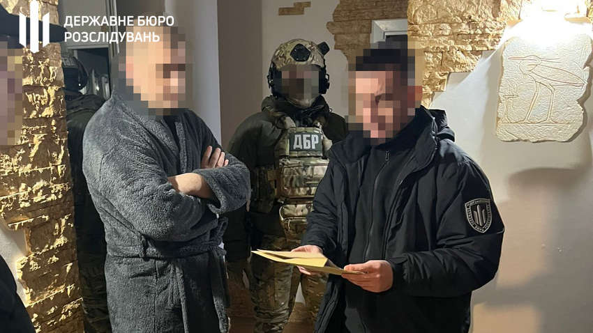 Скандал у військовій частині: техніку для захисників ховали в смітті