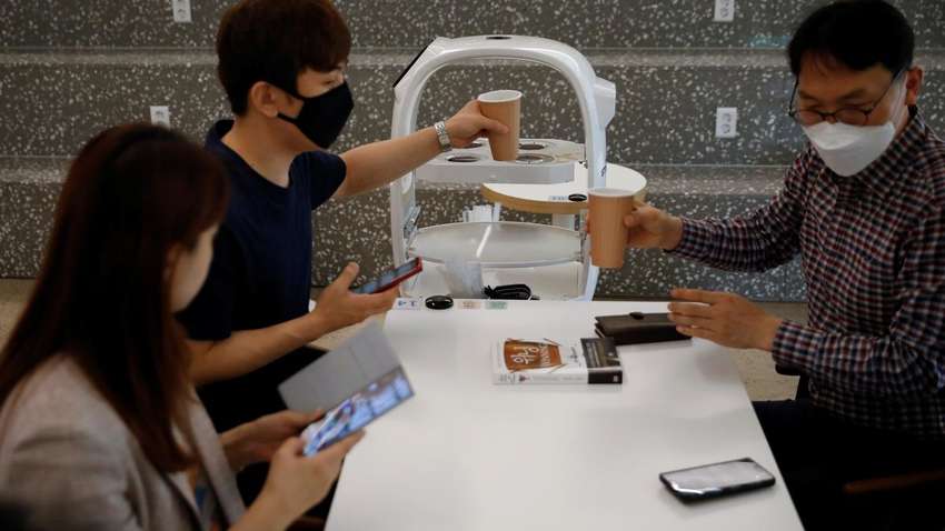 Бариста-робот чемно і швидко готує понад 60 видів кави в Південній Кореї