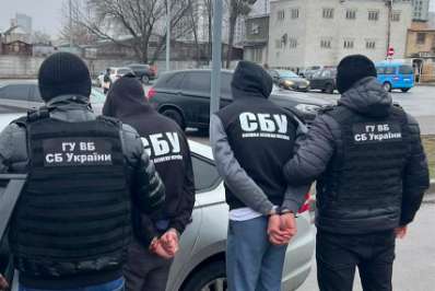 В столице делки торговали украинскими паспортами: кому, за сколько, зачем