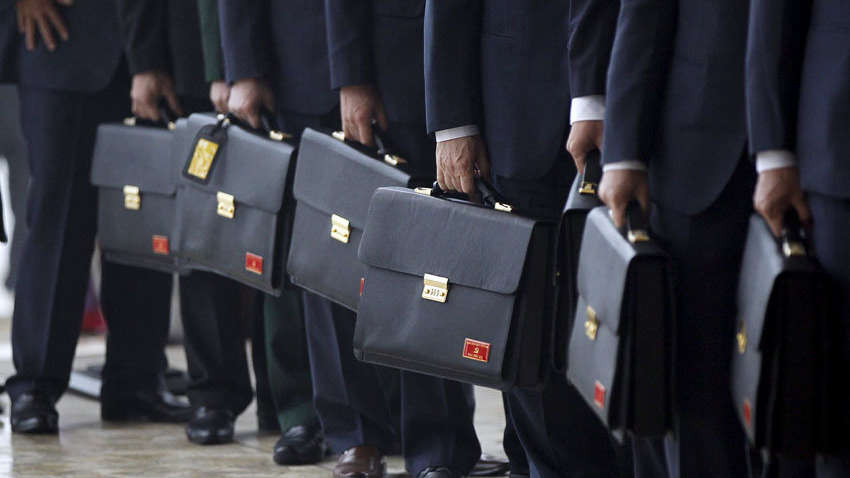 Чиновников в Украине с 1 января станет меньше: детали Чиновников в Украине с 1 января станет меньше: детали