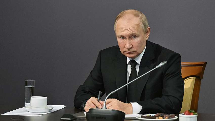 Путин назвал войну "защитой" и заговорил об "исторически" российских регионах в Украине