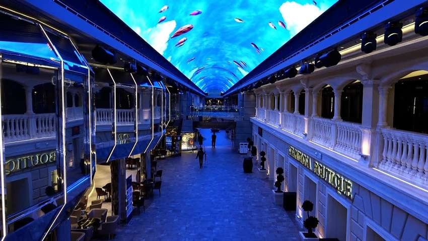 Компания Samsung создала уникальное светодиодное небо на борту корабля