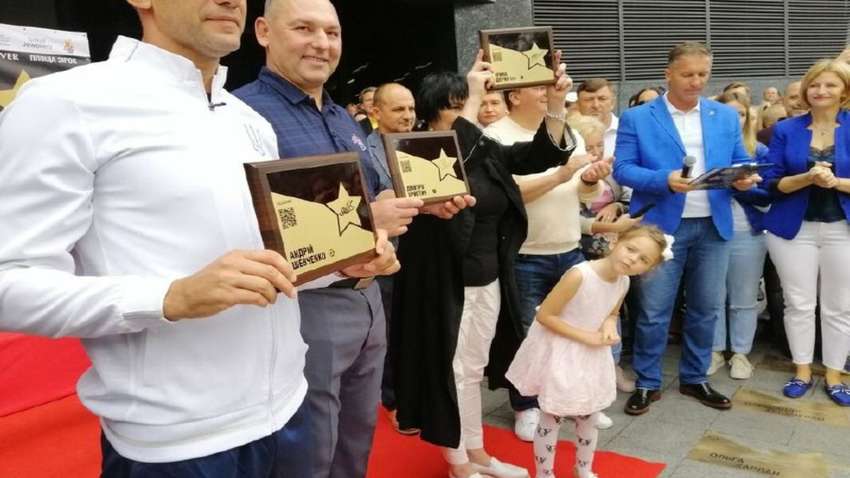 Шевченко, Дерюгіна і Христич отримали іменні зірки біля ТЦ "Гулівер"