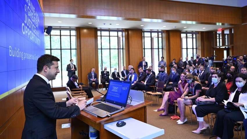 Зеленский сказал, сколько должно пройти лет, чтобы Украина преобразилась