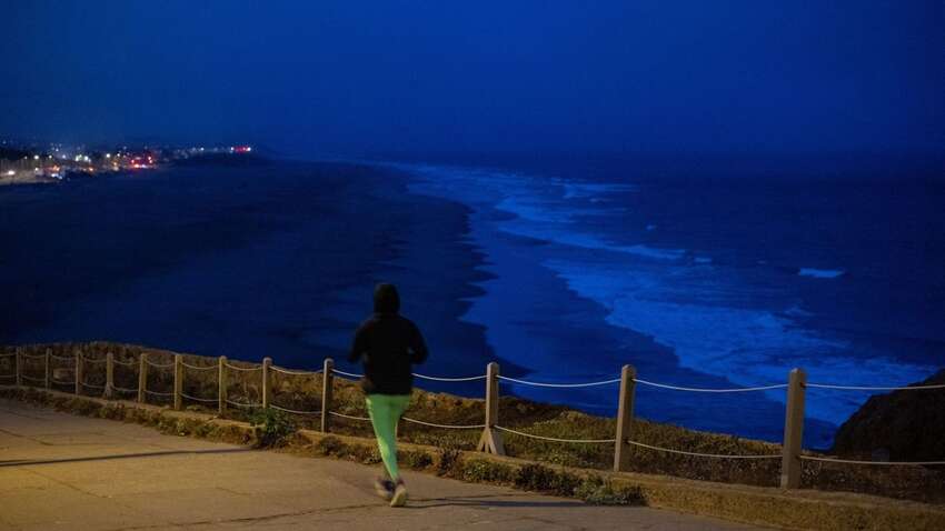 США накриває цунамі після сильного землетрусу на Далекому Сході Росії США накриває цунамі після сильного землетрусу на Далекому Сході Росії