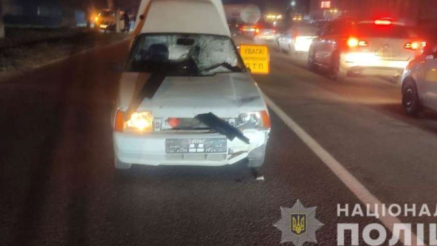 В Днепропетровской области машина влетела в пешеходов, погибла женщина с 3-летним сыном 