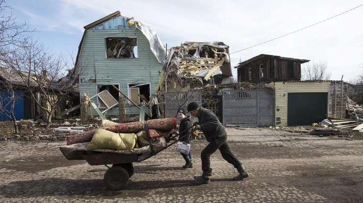 Українцям компенсують грошима житло зруйноване ц ході бойових дій в Донбасі
