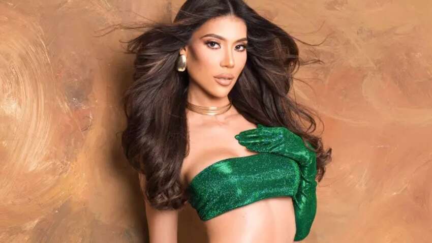 Курйозний випадок на конкурсі краси збентежив глядачів: модель потрапила в конфуз (ВІДЕО) Курйозний випадок на конкурсі краси збентежив глядачів: модель потрапила в конфуз (ВІДЕО)