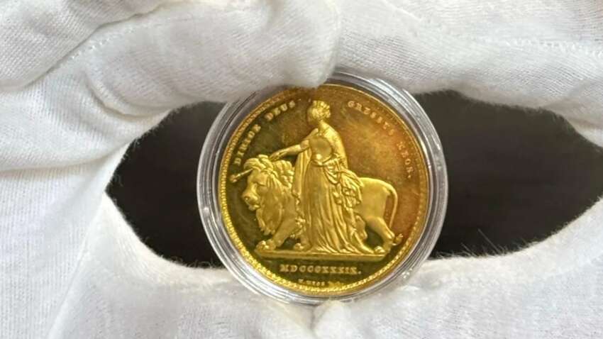 "Самую красивую монету" продали на аукционе: какая цена и как выглядит (ФОТО)