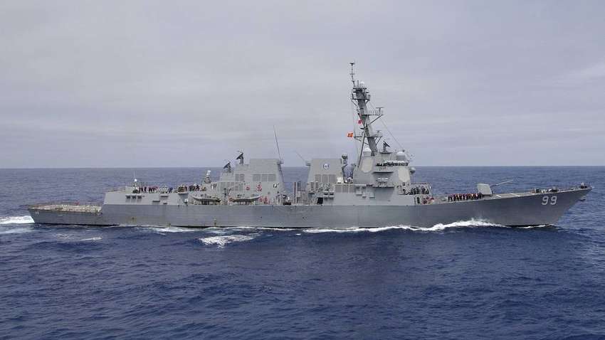 Російський корабель агресивно наблизився до США - відео