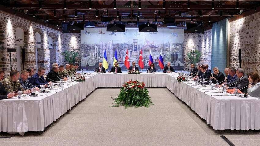 Война в Украине: Киев внезапно заявил, что никаких переговоров с РФ в Стамбуле не было Война в Украине: Киев внезапно заявил, что никаких переговоров с РФ в Стамбуле не было