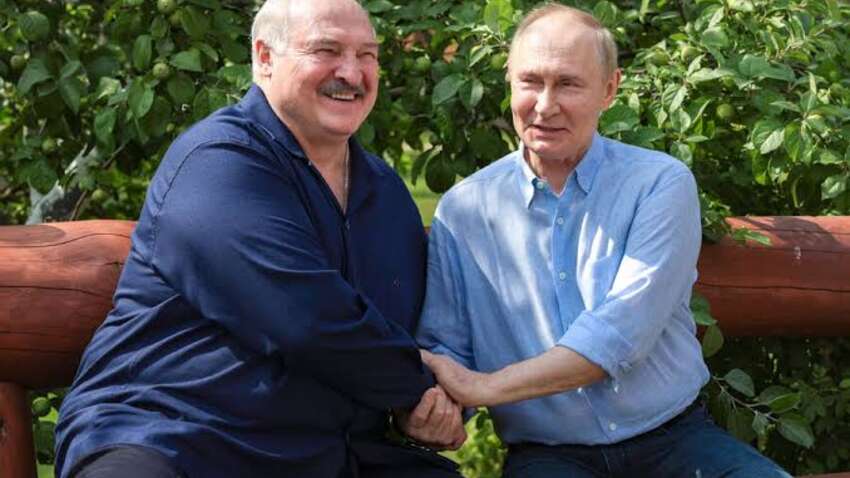 Без Лукашенко здесь могло не обойтись: как РФ начала атаковать АЗС в Житомирской области Без Лукашенко здесь могло не обойтись: как РФ начала атаковать АЗС в Житомирской области