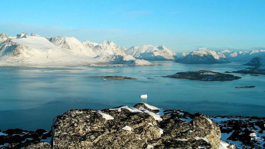 Как Гренландия спасается, чтобы Трамп ее не смог проглотить Как Гренландия спасается, чтобы Трамп ее не смог проглотить