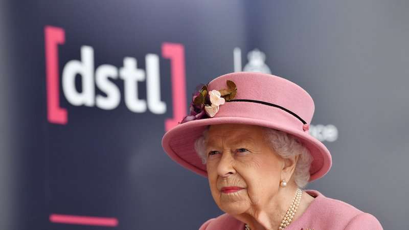 Наконец вышла в свет: Елизавета II посетила официальное мероприятие