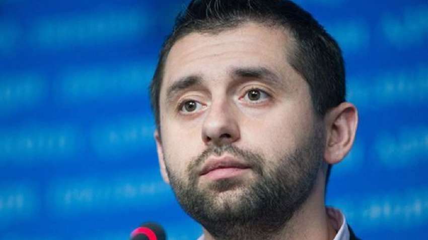 Арахамия извинился за то, что назвал митинги "Нет капитуляции" проплаченными 