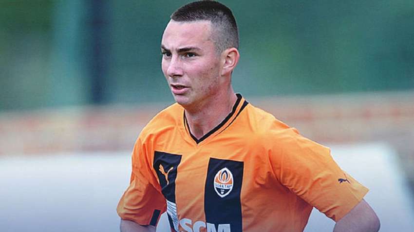 Шахтар офіційно розірвав контракт з футболістом, який втік до РФ