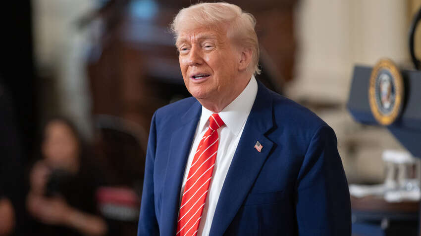 Трамп изгнал и обозвал журналиста NBC из-за неудобного вопроса (ВИДЕО) Трамп изгнал и обозвал журналиста NBC из-за неудобного вопроса (ВИДЕО)