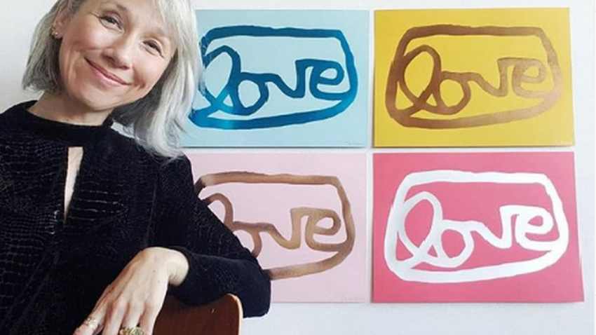 Невеста Киану Ривза выпустила коллекцию украшений