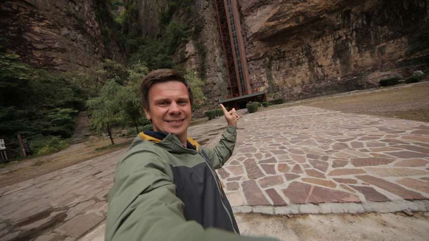 Дмитро Комаров вперше розповів, як його проект "Світ навиворіт" потрапив на "1+1" Дмитро Комаров вперше розповів, як його проект "Світ навиворіт" потрапив на "1+1"