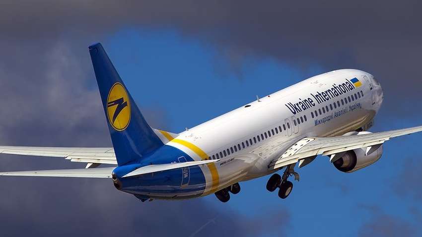 Boeing 767 авіакомпанії МАУ екстрено здійснив посадку через проблеми з двигуном