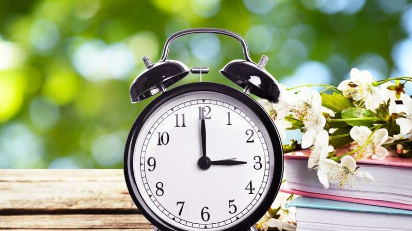 Летнее время 2021: когда переводить часы