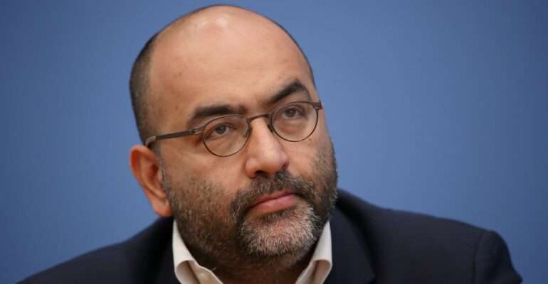 У Німеччині розповіли, за ким останнє слово в питанні членства України в НАТО У Німеччині розповіли, за ким останнє слово в питанні членства України в НАТО