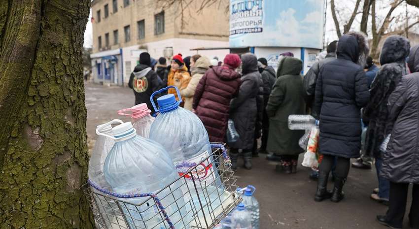 Окупанти змушують донеччан платити за воду, якої немає