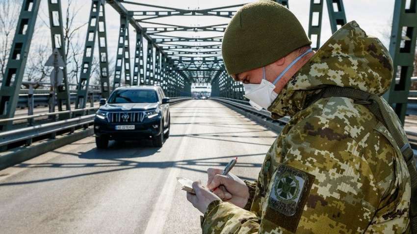 Дніпро закриває в'їзд з 8 квітня