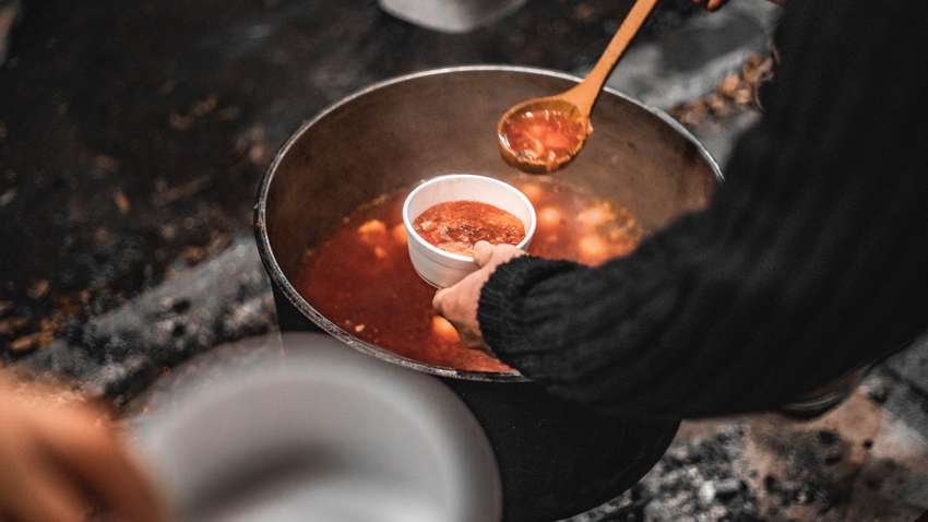 Борщ-батл: 5 українських міністрів будуть готувати страву в прямому ефірі