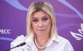 Захарова назвала Зеленського «потворою» і накинулася на нього з новими звинуваченнями Захарова назвала Зеленського «потворою» і накинулася на нього з новими звинуваченнями