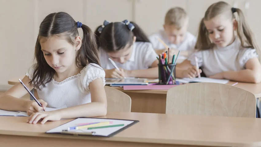 Тысячи украинских детей пошли в школы Польши: по какой программе будут учиться Тысячи украинских детей пошли в школы Польши: по какой программе будут учиться