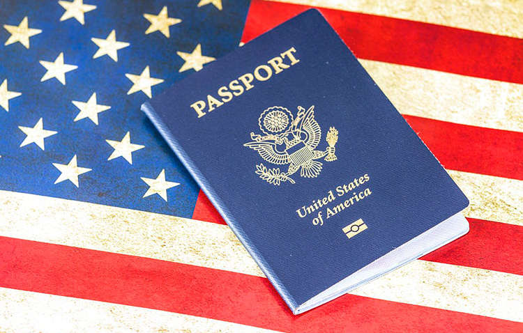 Миллионы американцев планируют срочно эмигрировать: СМИ узнало о страхе граждан США Миллионы американцев планируют срочно эмигрировать: СМИ узнало о страхе граждан США