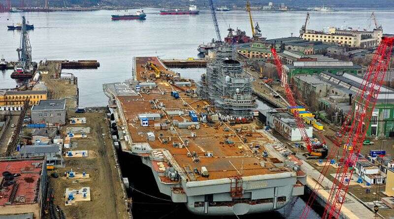 Был гордостью Путина: Россия остановила ремонт единственного авианосца