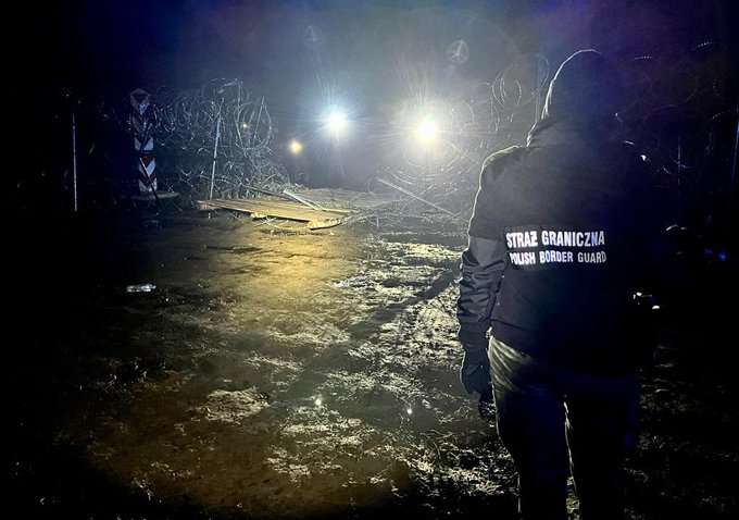 Понад 60 мігрантів намагалися прорвати польський кордон з боку Білорусі: є постраждалі