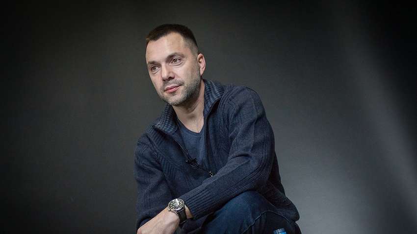 Арестович рассказал о результатах экстренного заседания ТКГ 