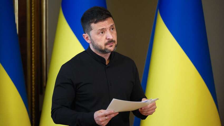 Зеленский назвал украинских олигархов, которые в начале вторжения передавали ему ультиматумы от имени Путина Зеленский назвал украинских олигархов, которые в начале вторжения передавали ему ультиматумы от имени Путина