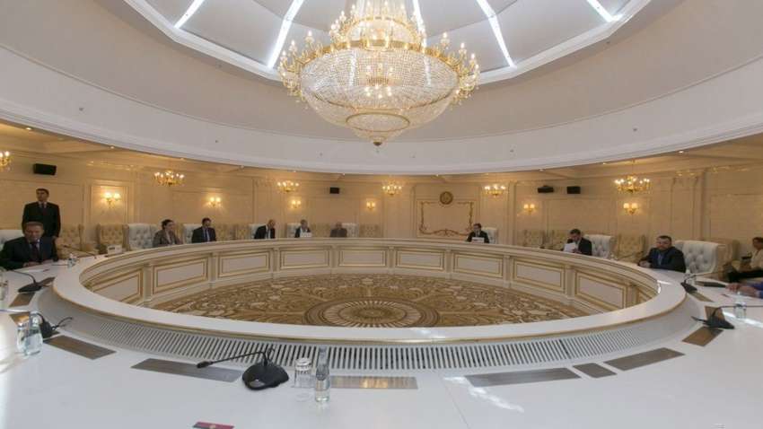 Прогресс в газовых переговорах и страсти вокруг "формулы Штайнмайера": ТОП-5 событий уходящей недели