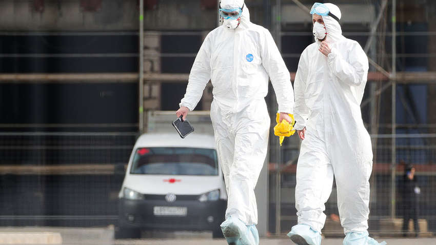 Росія опинилася в трійці лідерів за кількістю хворих на коронавірус: в країні починають будувати польові госпіталі 