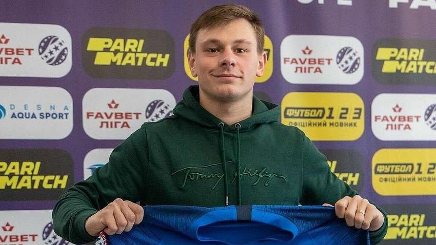 Известный футболист устроил ДТП в состоянии алкогольного опьянения - СМИ Известный футболист устроил ДТП в состоянии алкогольного опьянения - СМИ