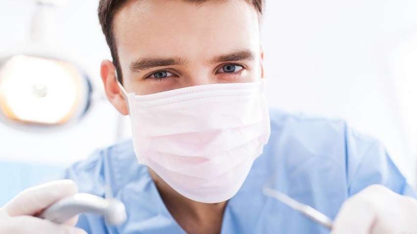 Пытался убить током: в Киеве стоматолога подозревают в покушении на убийство 70-летней пациентки 