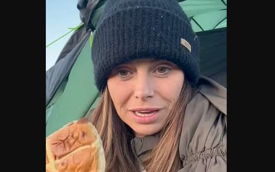 Відома модель Playboy живе в наметі на вулиці і мріє знайти роботу: що сталося Відома модель Playboy живе в наметі на вулиці і мріє знайти роботу: що сталося