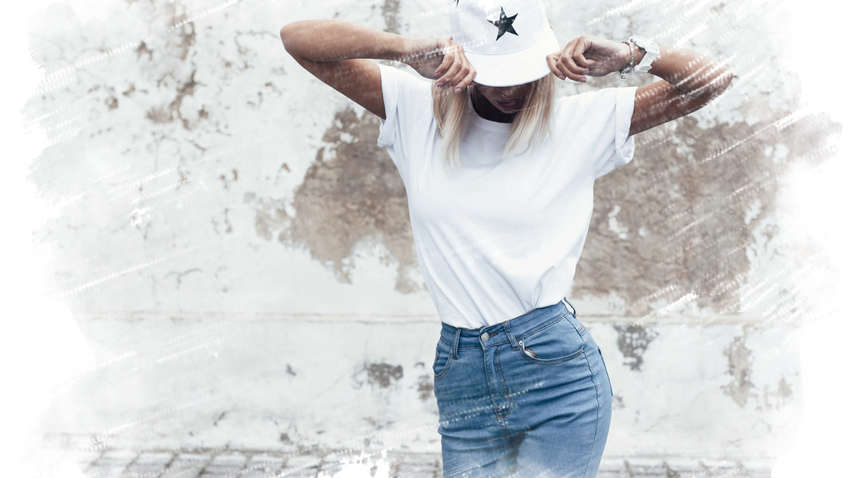 Чим замінити білу футболку цього літа: п'ять модних ідей