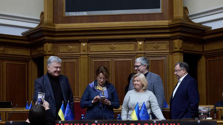 Стефанчук обвинил депутатов Порошенко в «политическом шоу»: с радостью смотрят в РФ