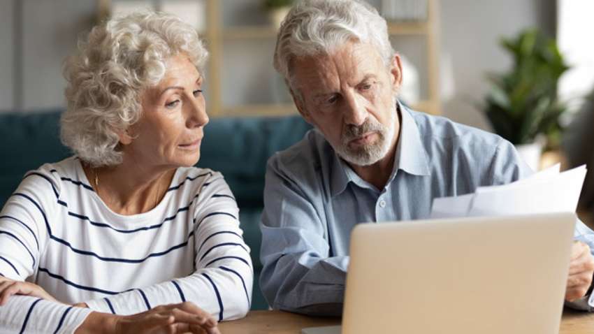 В Украине в октябре части пенсионеров вырастут пенсии: кто получит надбавки