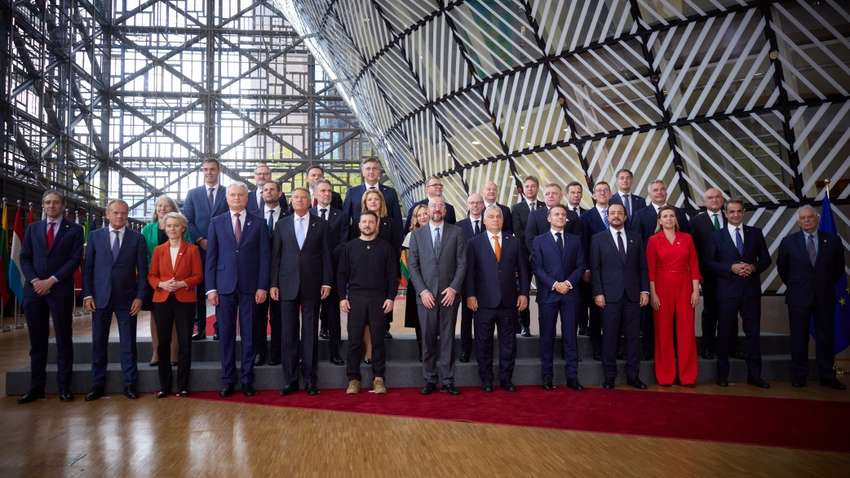 Зеленський розповів, у якому разі умови миру диктуватиме Росія Зеленський розповів, у якому разі умови миру диктуватиме Росія