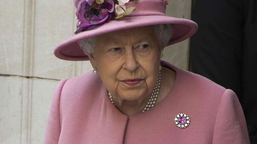 Єлизавета II може відректися від престолу