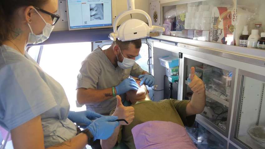 На фронте действует полевая стоматология: подробности На фронте действует полевая стоматология: подробности